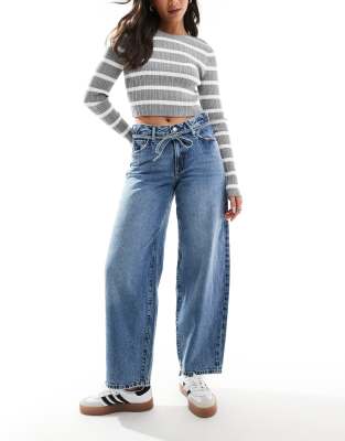 ONLY Gianna mid waist barrel jeans in mid blue