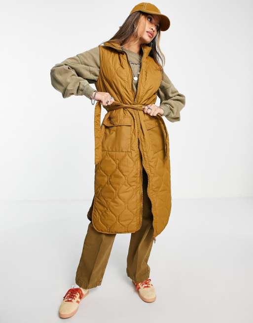 Only - Gilet trapuntato taglio super lungo con cintura color cammello
