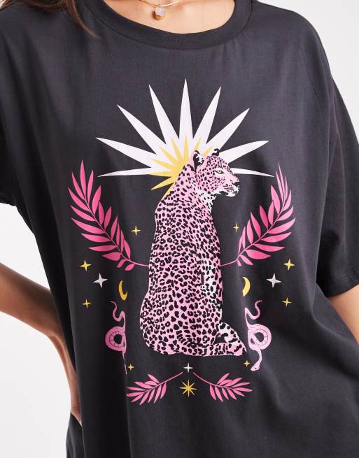 ONLY – Grafitowy T-shirt oversize z grafiką z lampartem, 3 z 4