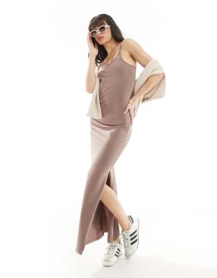 ONLY - Hautenges Maxikleid in Taupe mit Seitenschlitz-Grau