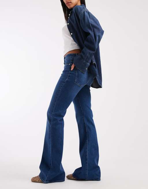 ONLY – Henni – Retro-Schlagjeans aus Denim in Mittelblau mit hohem Bund, 3 von 5