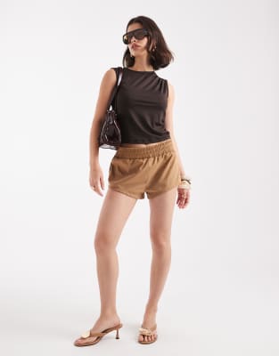 Only High Neck Sleveless Top In Brown