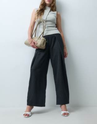 Pinstripe 4