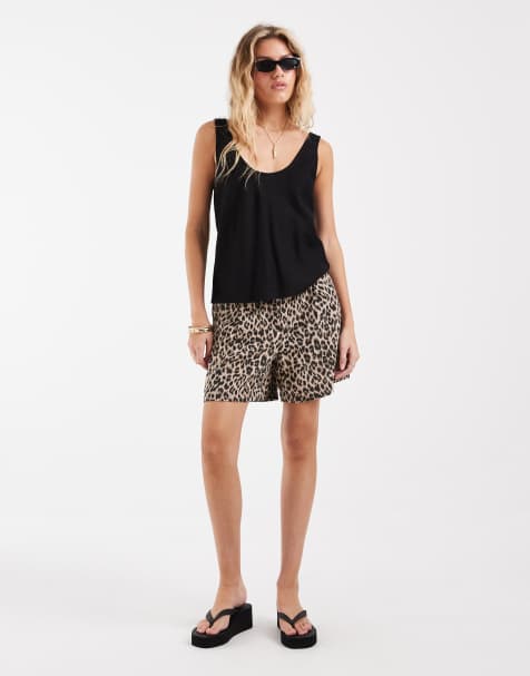 ONLY high waist shorts in leopard print - view 1