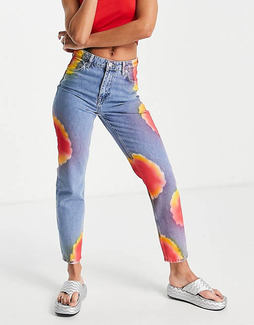 Only high-waisted straight leg jeans in light blue with tie-dye spots