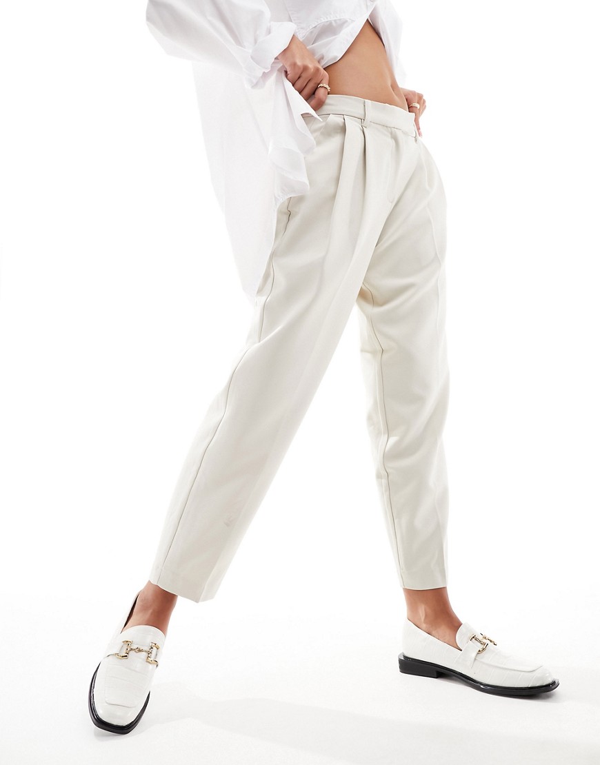 Only high waisted tailored trousers in stone-Neutral