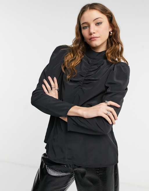 Only – Hochgeschlossene Bluse mit geraffter Vorderseite in Schwarz, 4 von 4