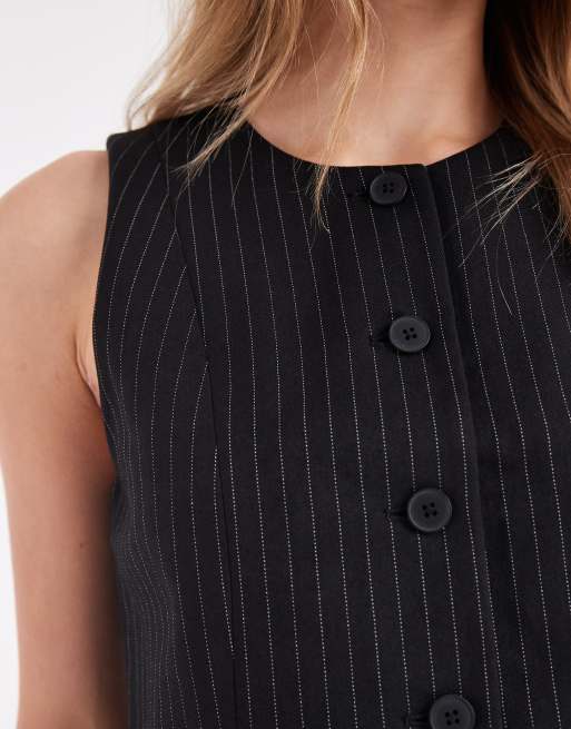 ONLY - Hoogsluitende gilet met krijtstreep in zwart, deel van co-ord set, 3 van 4