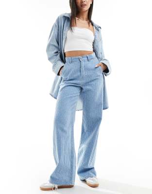 Only - Hope - Bouclé-Jeans in Hellblau mit hohem Bund und weitem Bein