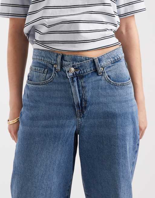 ONLY Hope mid rise wide leg jeans with button detail in mid blue , 4 of 5