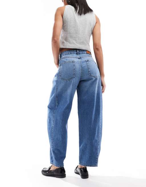 ONLY horseshoe barrel leg jeans with seam detail in mid blue denim, 2 of 5