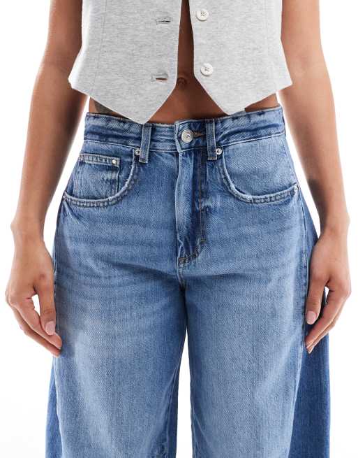 ONLY – Horseshoe-Jeans in mittelblauer Waschung mit extrem abgerundetem Beinschnitt und Ziernaht, 4 von 5