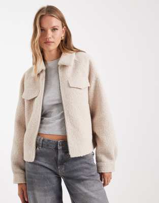 ONLY - Jacke aus Bouclé in Cremeweiß mit durchgehendem Reißverschluss