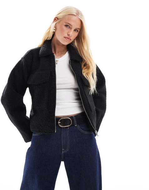 ONLY – Jacke aus Bouclé in Schwarz mit kastigem Schnitt und durchgehendem Reißverschluss - view 1