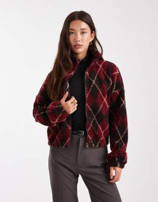 ONLY - Jacke aus Teddyfleece in Burgunderrot mit Karomuster und Reißverschluss