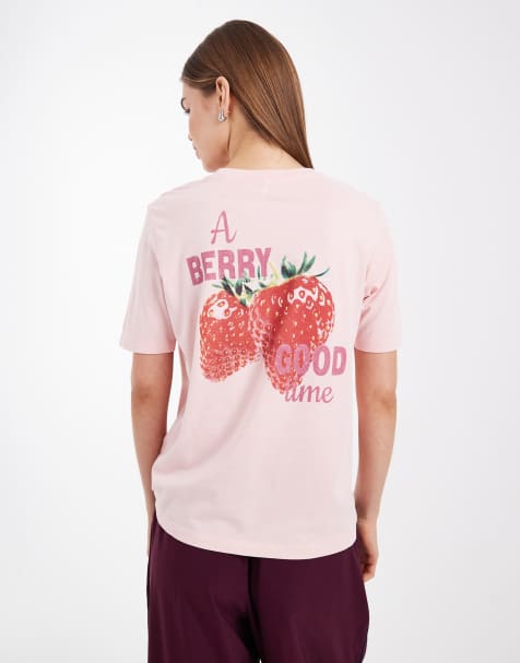 ONLY – Jasnoróżowy T-shirt o pudełkowym kroju z nadrukiem truskawki na plecach - view 1
