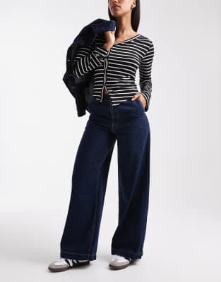 ONLY - Jeans in Dunkelblau mit besonders weitem Schnitt und mittelhohem Bund