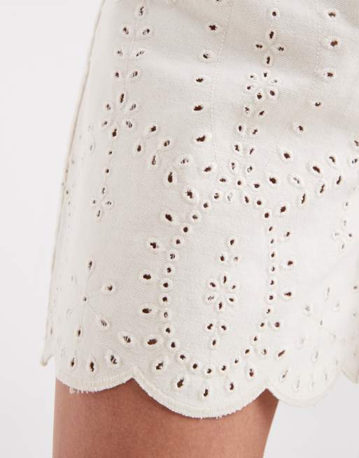 ONLY – Jeansshorts in Ecru mit Pointelle-Detail, Kombiteil, 4 von 5