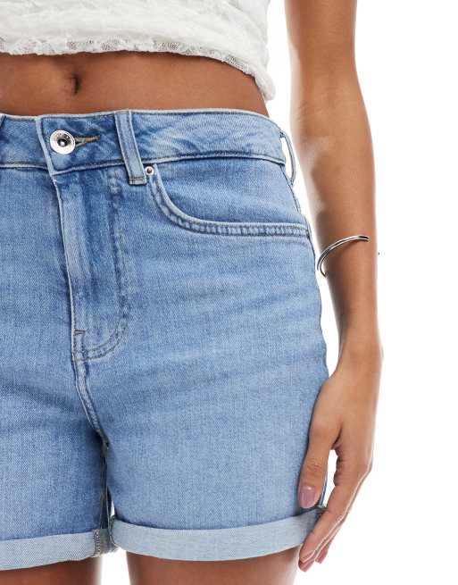 Only – Jeansshorts in hellblauer Waschung mit Stretchanteil und Umschlagsaum, 3 von 5