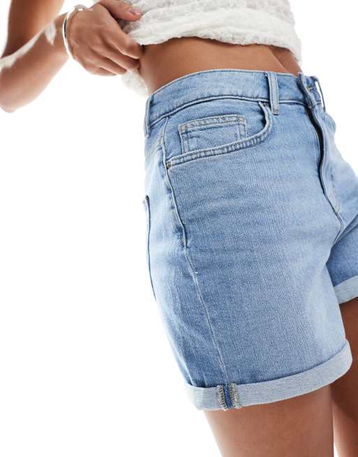 Only – Jeansshorts in hellblauer Waschung mit Stretchanteil und Umschlagsaum, 5 von 5