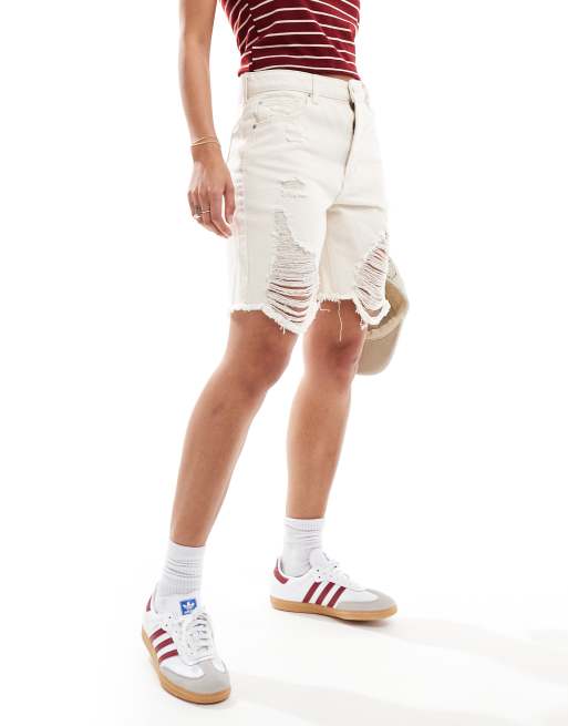 ONLY – Jort in Ecru mit Destroyed-Effekt und hoher Taille 