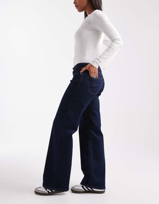 ONLY – Judy – Jeans in dunkelblauer Rinse-Waschung mit weitem Bein und niedrigem Bund, 3 von 5