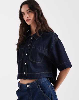 Kastiges Cropped-Jeanshemd in verwaschenem Dunkelblau Blau 36