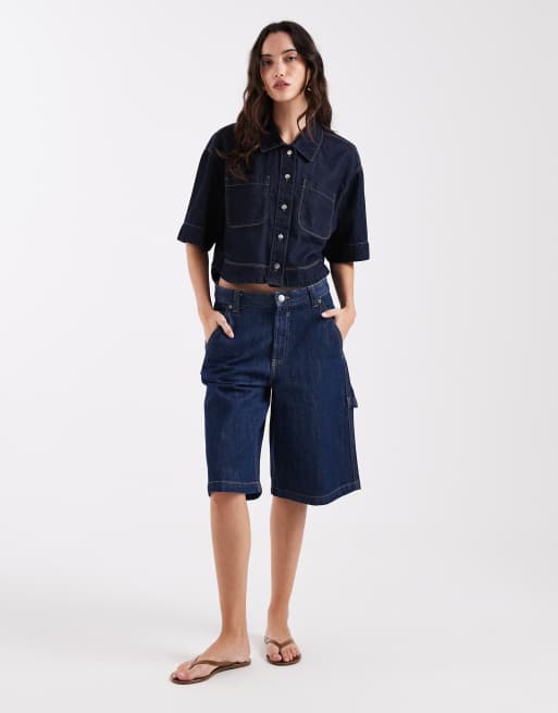 ONLY – Kastiges Cropped-Jeanshemd in verwaschenem Dunkelblau, 2 von 4
