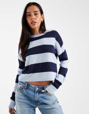 ONLY - Kastiges Strickoberteil mit Streifen in Blau