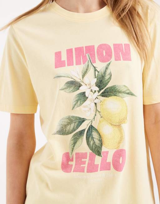 ONLY – Kastiges T-Shirt in Blassgelb mit „Limoncello“-Print, 3 von 4