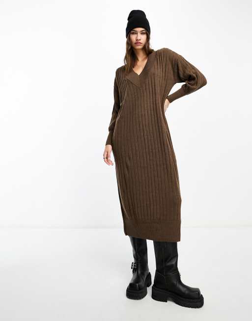 ONLY knitted v neck maxi dress in brown