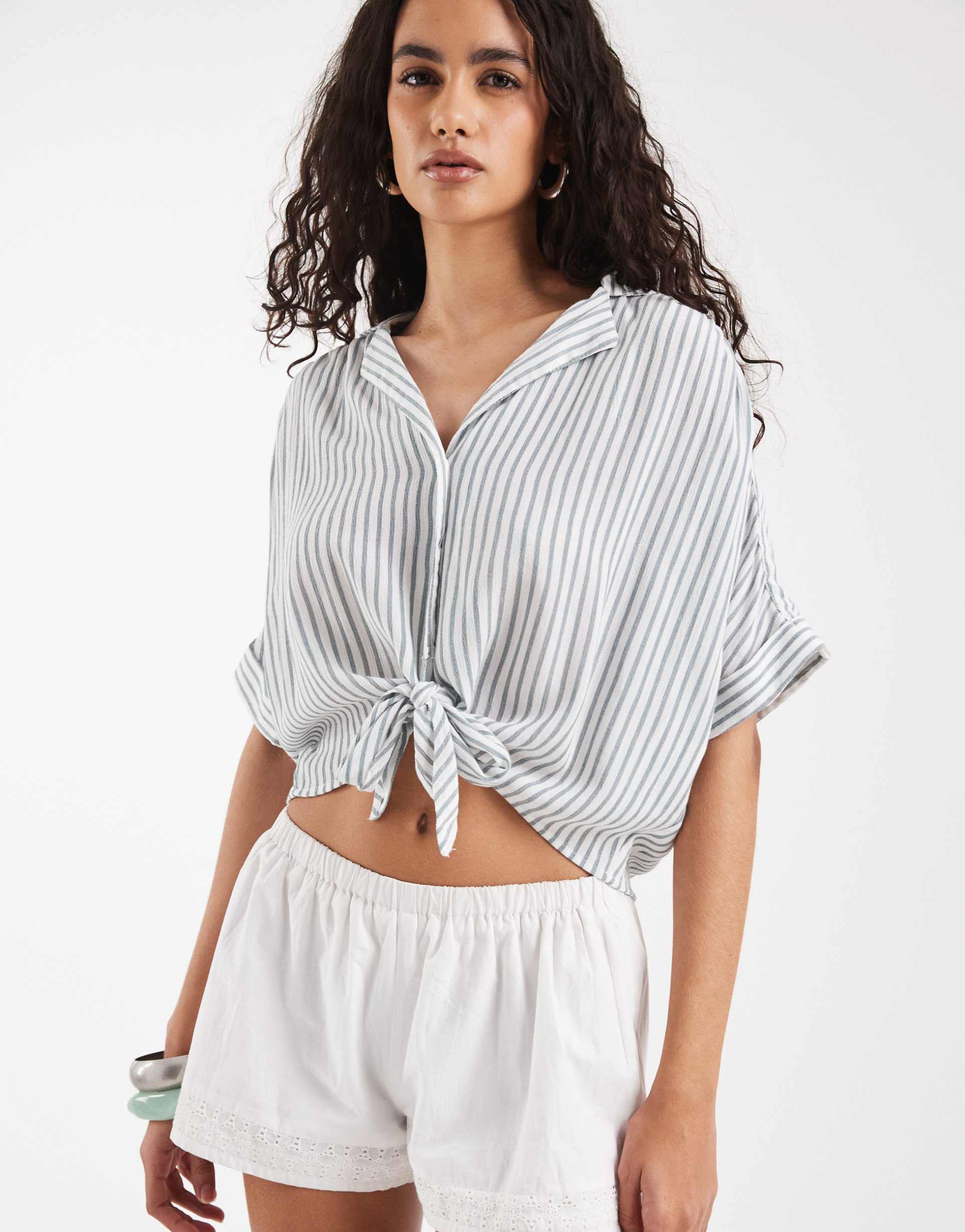 only knot front cropped shirt in green stripes