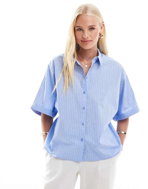 ONLY – Kurzärmlige, kastige Hemdbluse in gestreiftem Blau - view 1