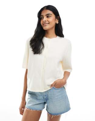 ONLY - Kurzärmlige Strickjacke in Creme-Weiß