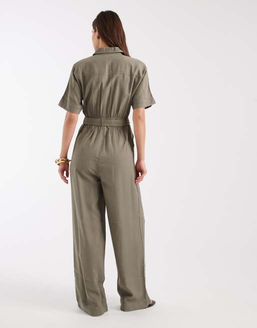 ONLY – Kurzärmliger Jumpsuit in Khaki mit Bindegürtel, 3 von 4