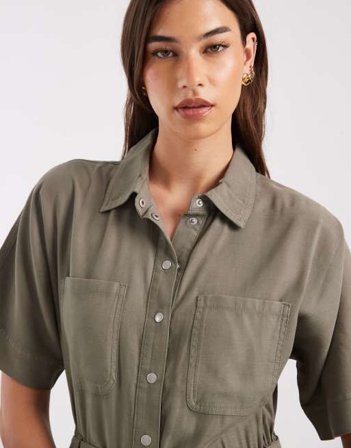 ONLY – Kurzärmliger Jumpsuit in Khaki mit Bindegürtel, 4 von 4