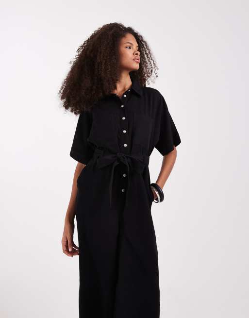 ONLY – Kurzärmliger Jumpsuit in Schwarz mit Bindegürtel, 2 von 4
