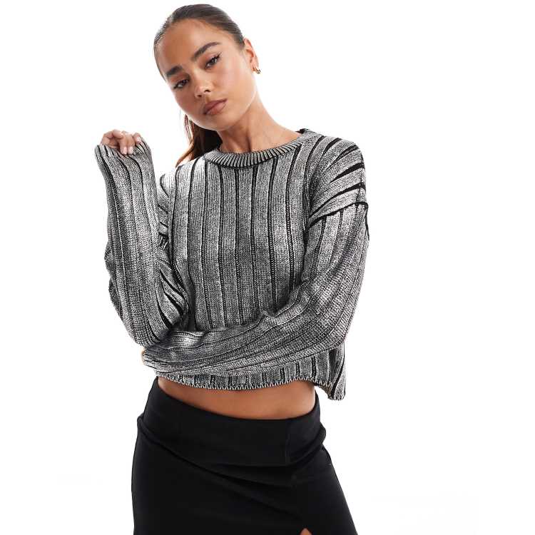 ONLY – Kurzer Strickpullover in Metallic-Silber mit Zopfmuster ASOS - Main Image