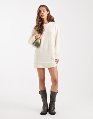 ONLY - Kurzes Strickkleid in Creme mit überschnittenen Schultern-Weiß