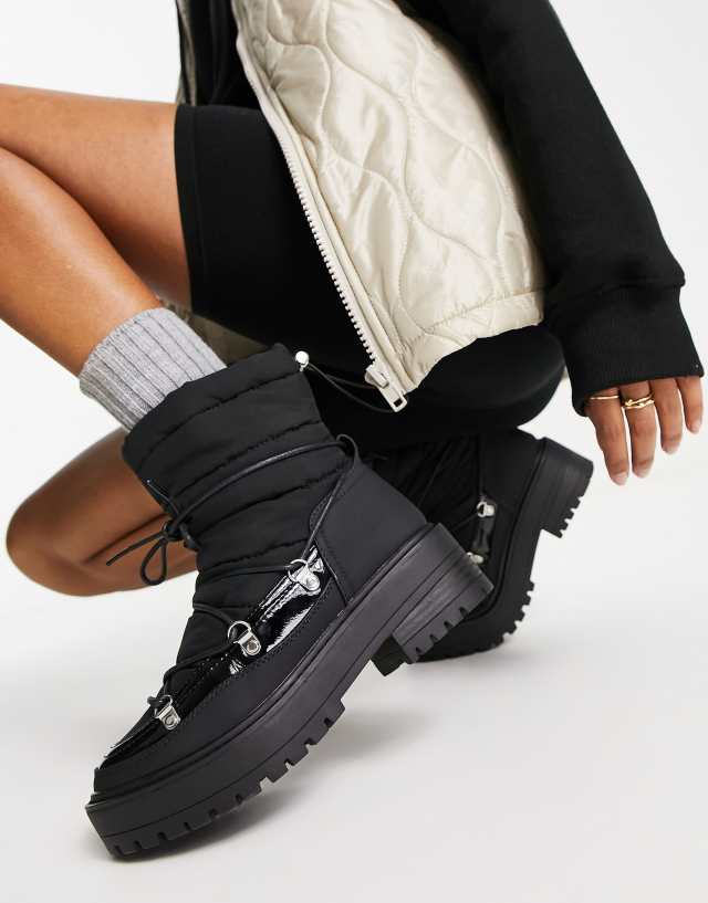 Only lace up padded chunky boots in black