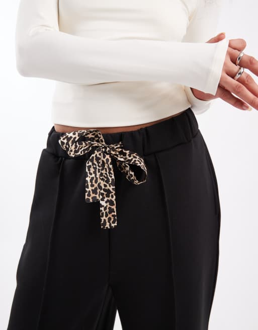 ONLY leopard print bow detail trousers in black, 4 of 5