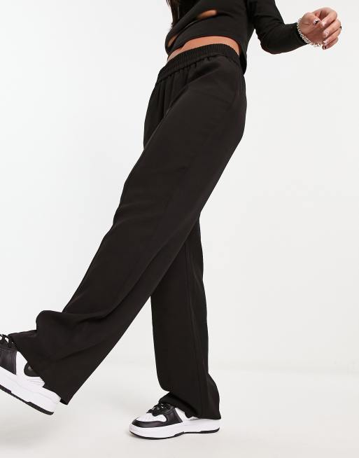 Only light weight pintuck wide leg pants in black