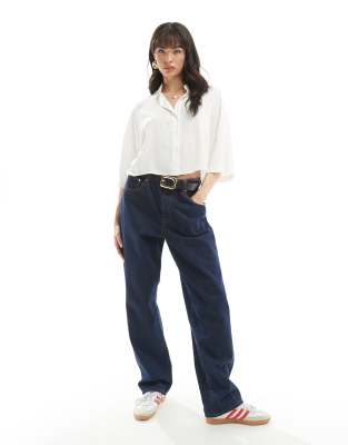 lightweight cropped boxy shirt in white