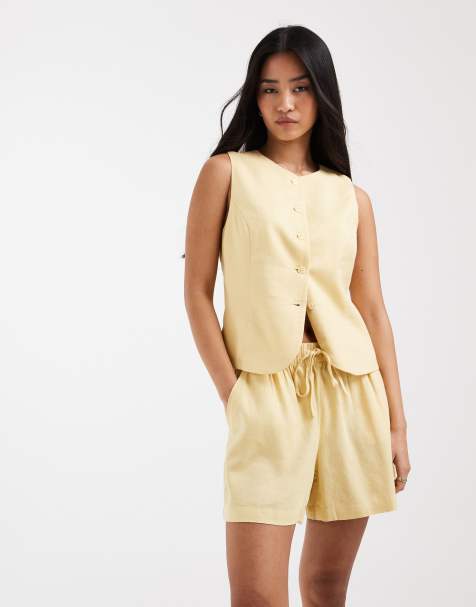 ONLY linen blend shorts in pale yellow (part of a set) - view 1