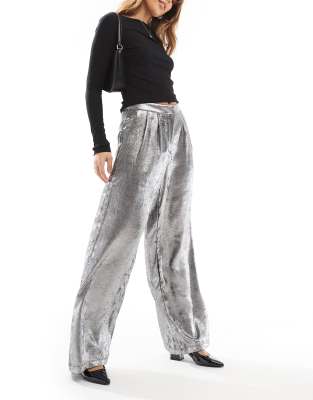 ONLY - Locker geschnittene Hose in Metallic-Silber-Grau