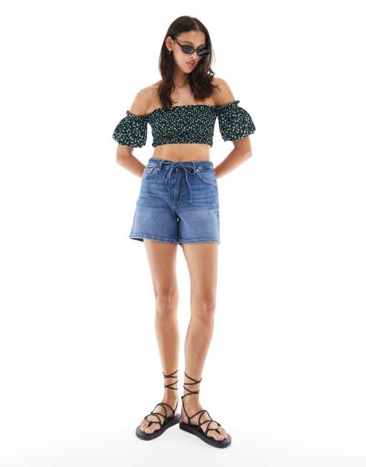 ONLY – Locker geschnittene Jeansshorts in verwaschenem Mittelblau mit Bindedetail, 3 von 5