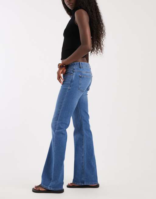 ONLY – Lola – Jasnoniebieskie dzwony jeansowe z bardzo niskim stanem, 2 z 5