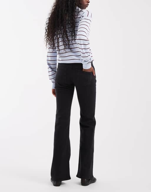 ONLY – Lola – Schlagjeans in verwaschenem Schwarz mit sehr niedrigem Bund, 2 von 5