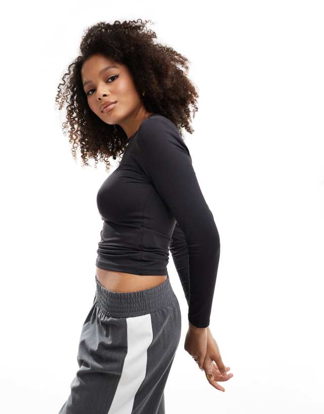 ONLY - long sleeve seamless top in black