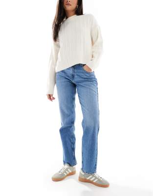 ONLY ONLY Lumi mid waist mom jeans in mid wash blue